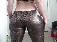 KiloGirls presents: Latex body suit cant contain this booty