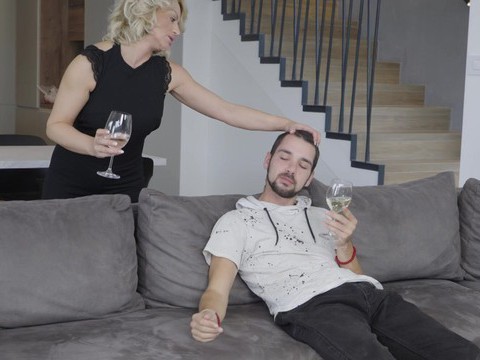KiloGirls presents: Hardcore fucking on the sofa with cock hungry mature scorpina