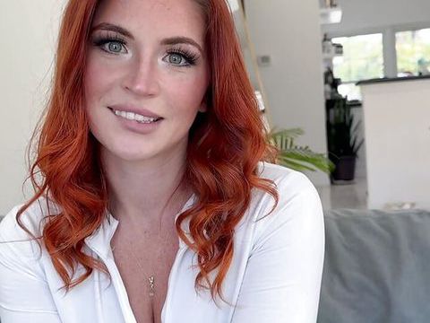 KiloGirls presents: My roommates girlfriend helps me relax after work and gets a huge facial