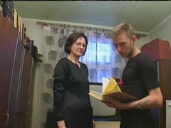 KiloGirls presents: Old babe in glasses gets his love
