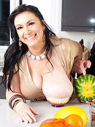 KiloGirls presents: Sex in the kitchen